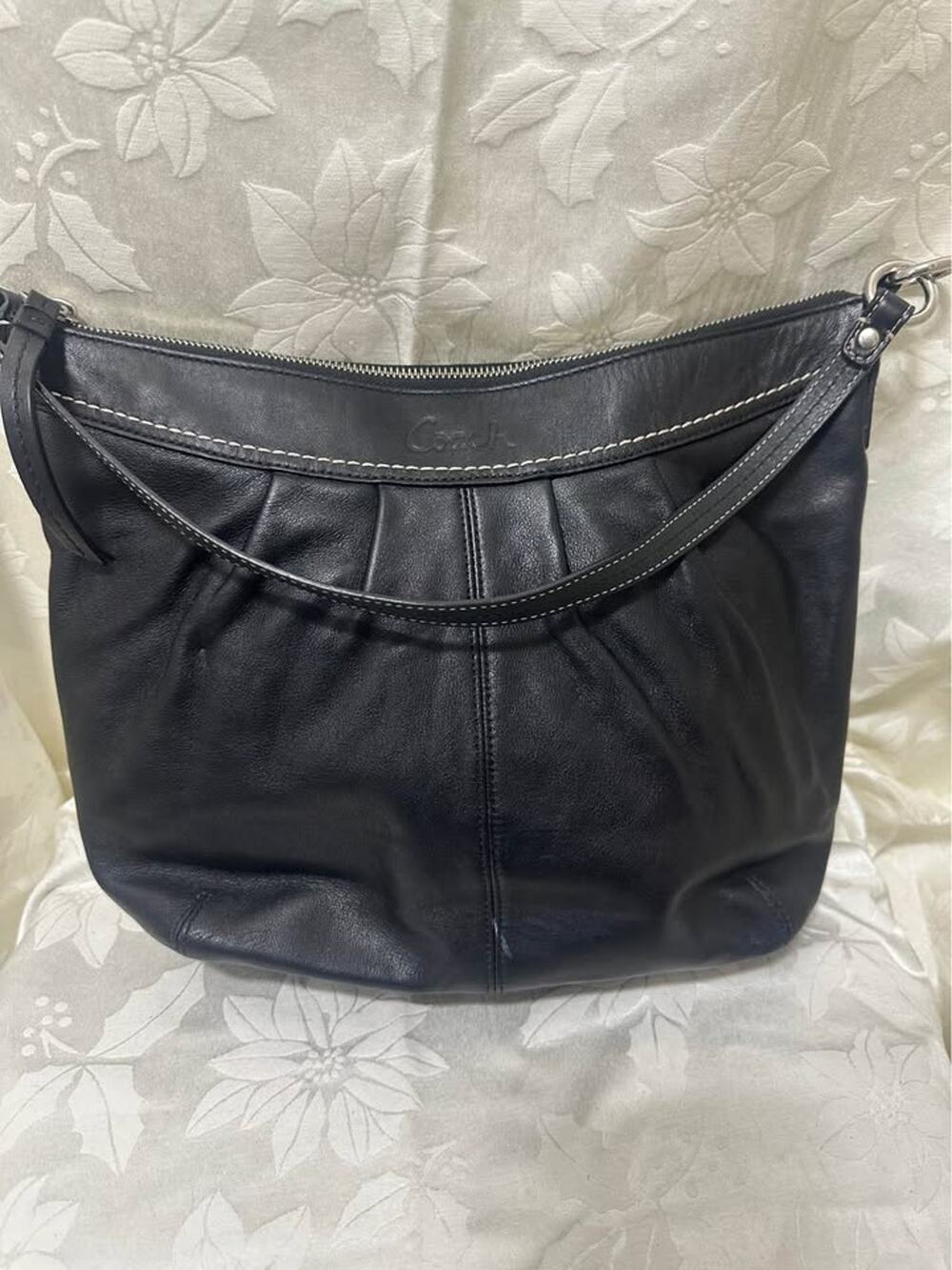 Prelov Coach BlCK Leat Shou Bag F13764. Very good cond B295.